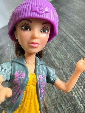 Liv Doll Katie 2011 McDonalds Toy Figure #7